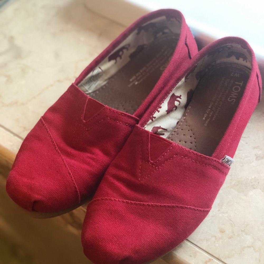 TOMS classic canvas women’s shoe